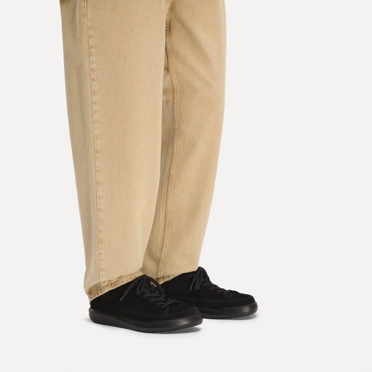 Melbourne Suede Leather in Color Black | Birkenstock