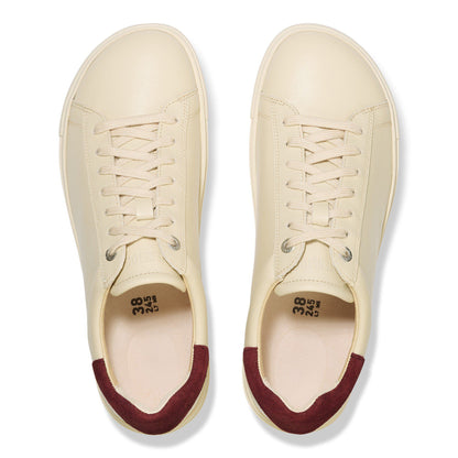 Bend Low Leather in Color Eggshell/Zinfandel | Birkenstock