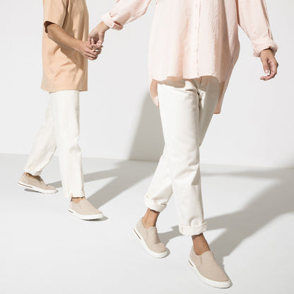Oswego Canvas-Suede in Color Sandcastle | Birkenstock