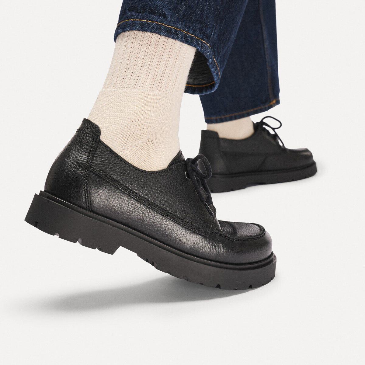 Highwood Moc Lace Leather in Color Black | Birkenstock