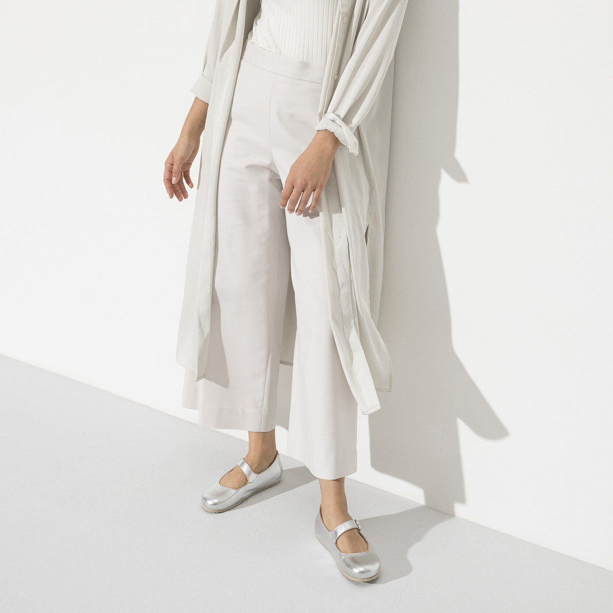 Tracy Leather in Color Silver | Birkenstock
