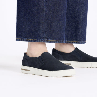 Oswego Suede Leather in Color Midnight Blue | Birkenstock