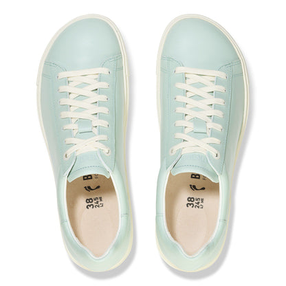 Bend Low Leather in Color Surf Green | Birkenstock