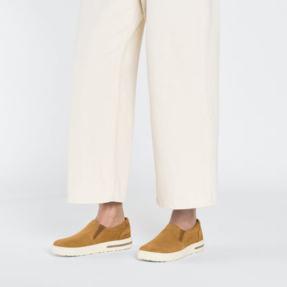 Oswego Suede Leather in Color Cork Brown | Birkenstock