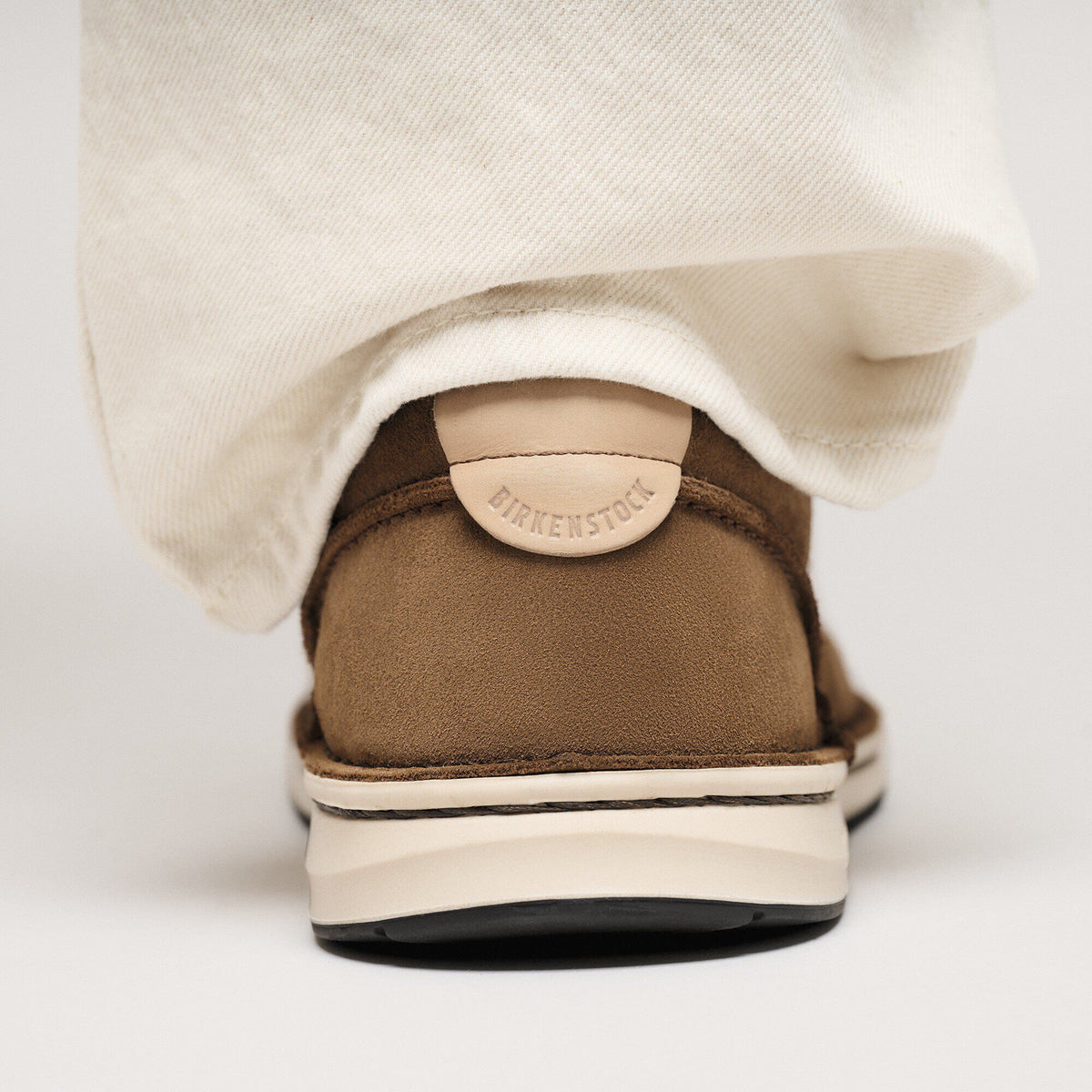 Pasadena Suede Leather in Color Dark Tea | Birkenstock