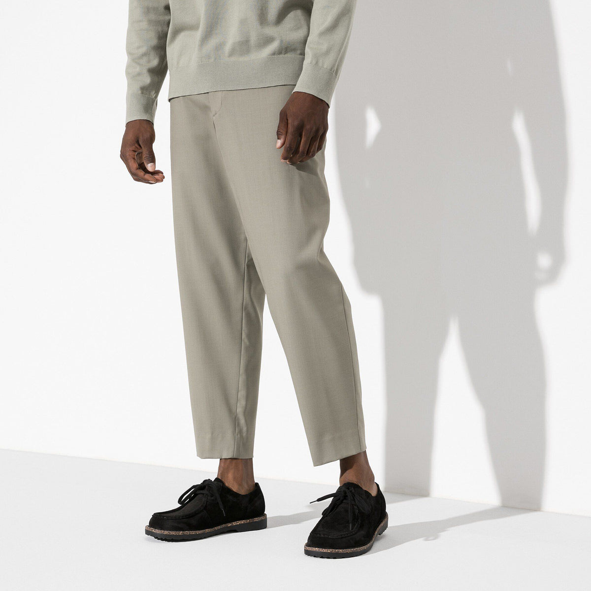 Pasadena III Suede Leather in Color Black | Birkenstock