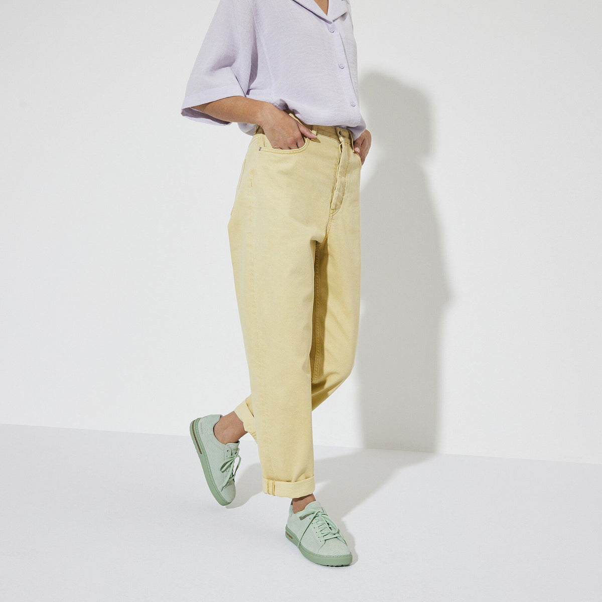 Bend Low Suede Embossed in Color Matcha | Birkenstock