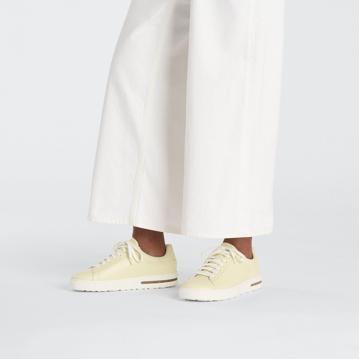 Bend Low Leather in Color Butter | Birkenstock