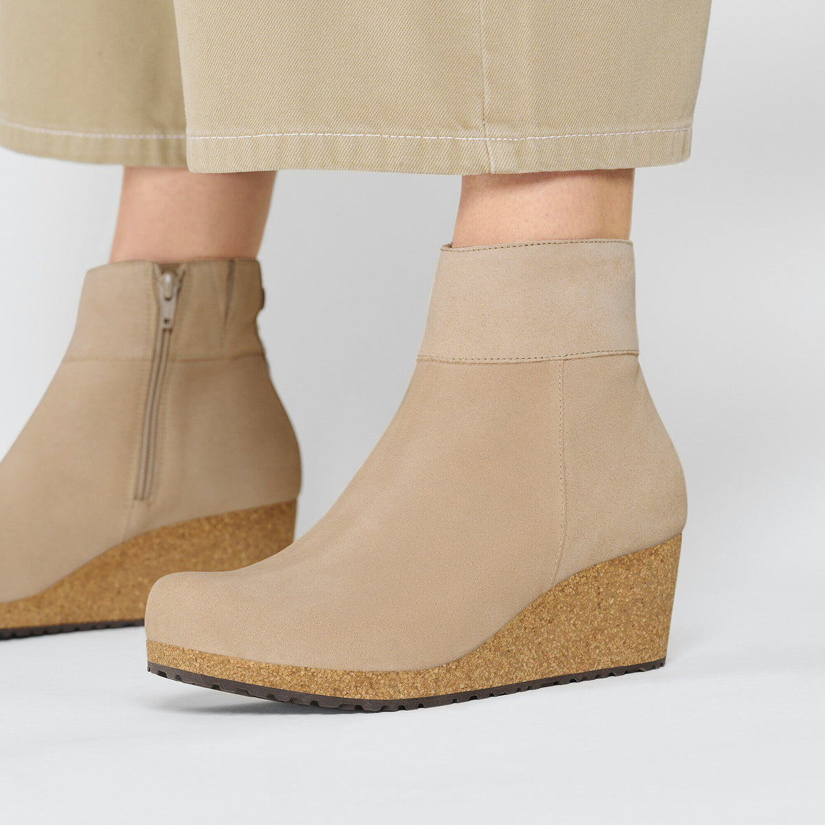Ebba Suede Leather in Color Warm Sand | Birkenstock