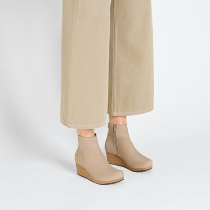 Ebba Suede Leather in Color Warm Sand | Birkenstock