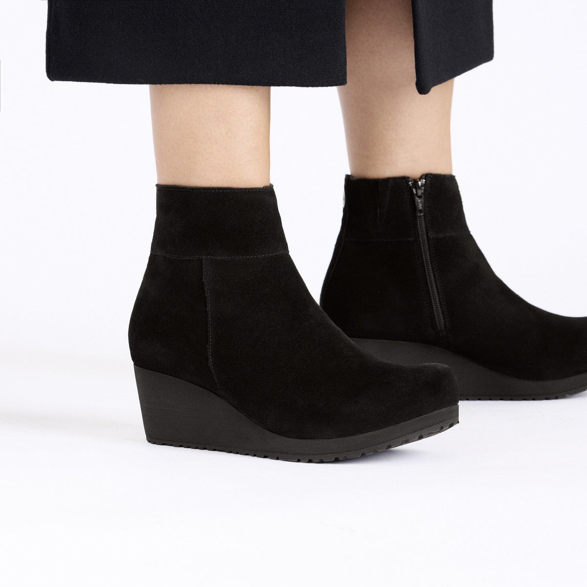 Ebba Suede Leather in Color Black/Black | Birkenstock