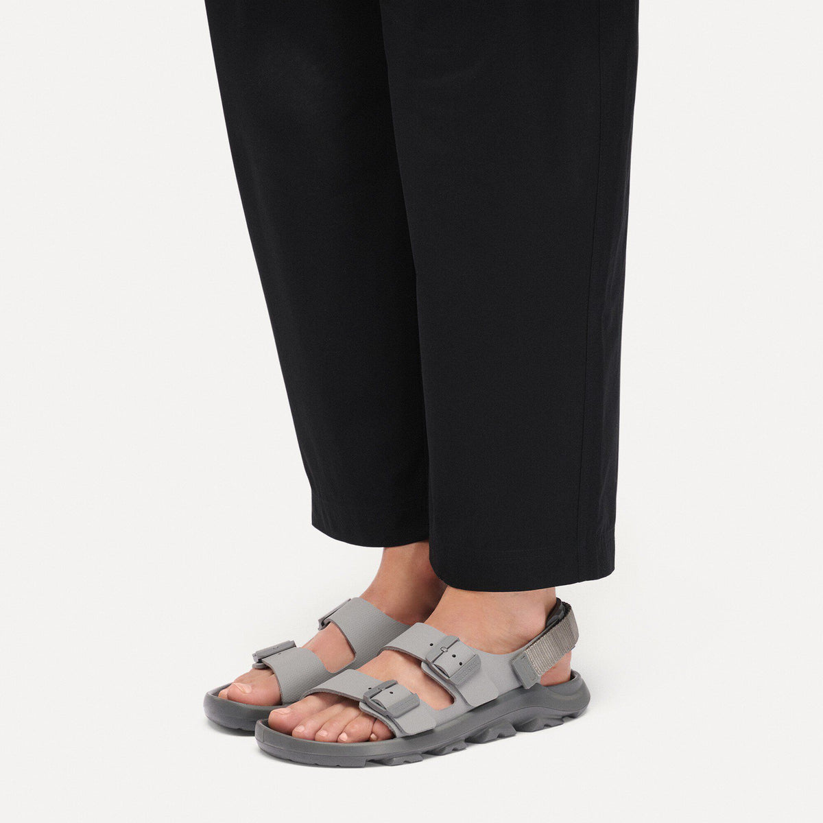 Mogami Tech Loop Birko-Flor in Color Apex Whale Gray | Birkenstock
