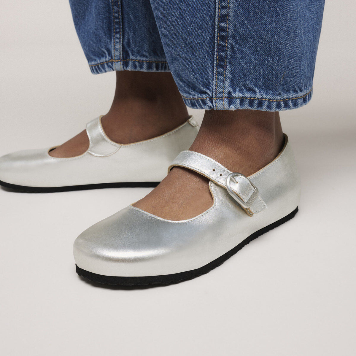 Santa Clarita Leather in Color Silver | Birkenstock