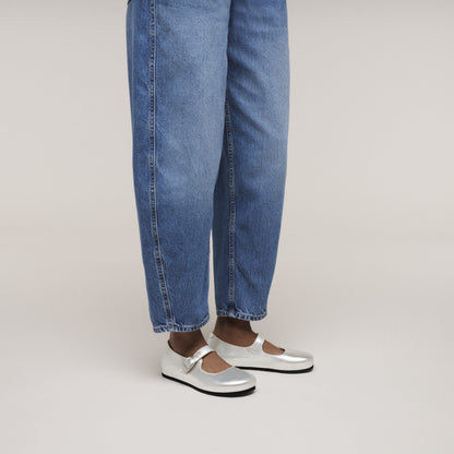 Santa Clarita Leather in Color Silver | Birkenstock
