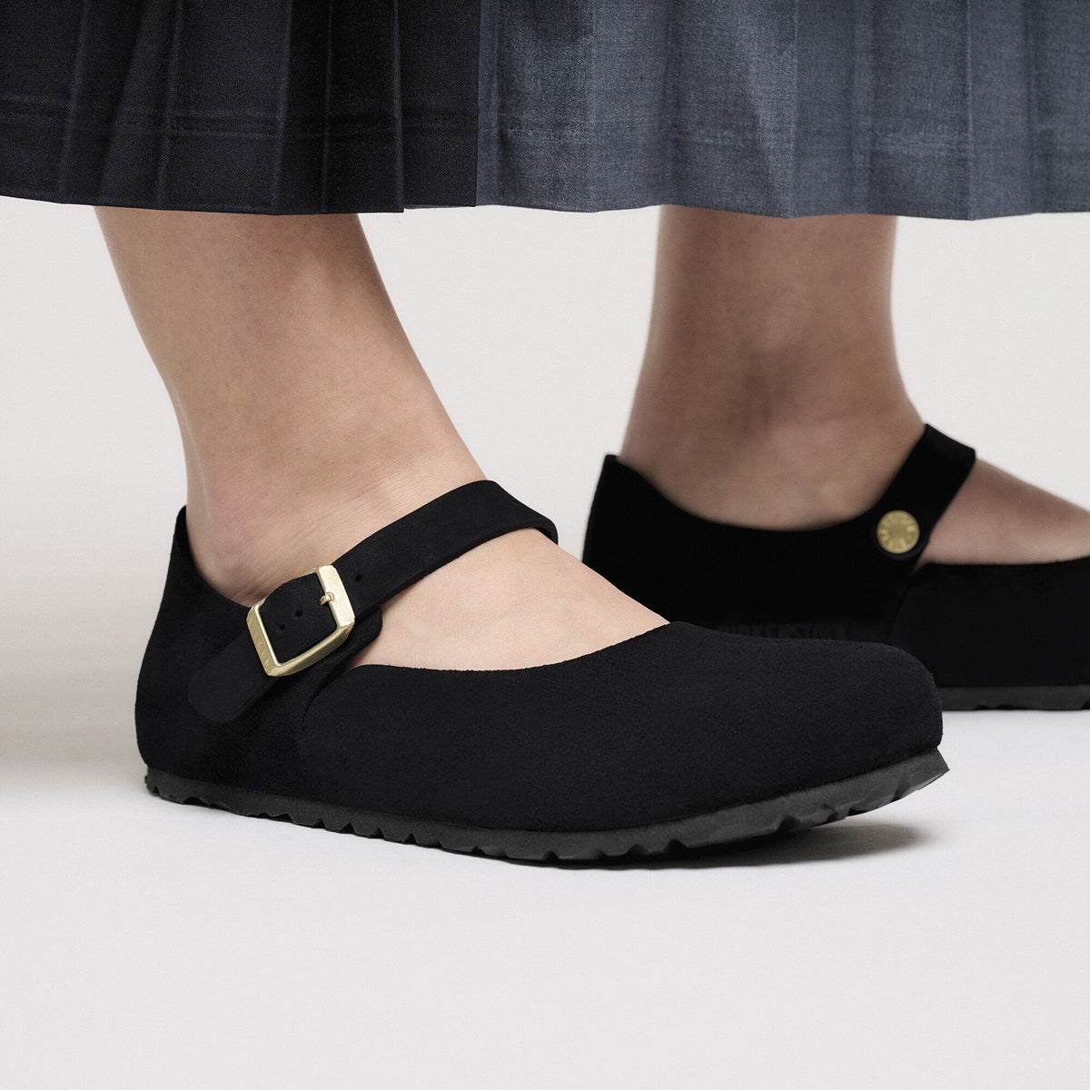 Mantova Suede Leather in Color Black | Birkenstock