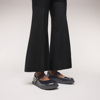 Mantova Droplet Buckle Natural Leather Patent in Color High Shine Black | Birkenstock