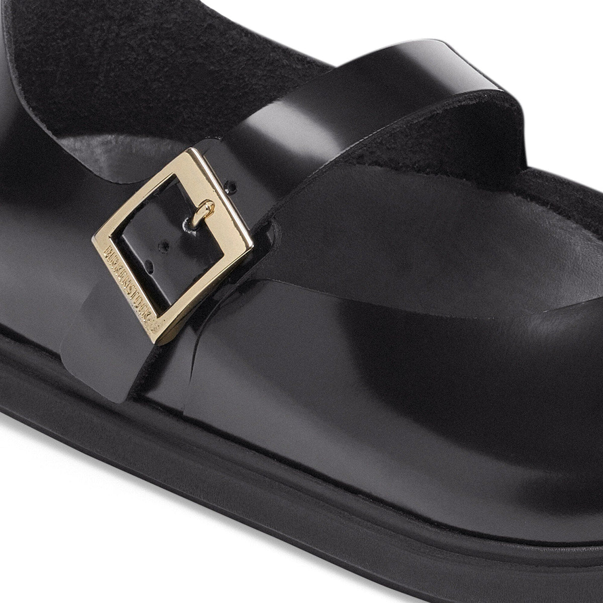 Mantova Droplet Buckle Natural Leather Patent in Color High Shine Black | Birkenstock