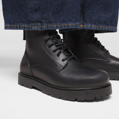 Highwood Mid Waterproof Leather in Color Black | Birkenstock
