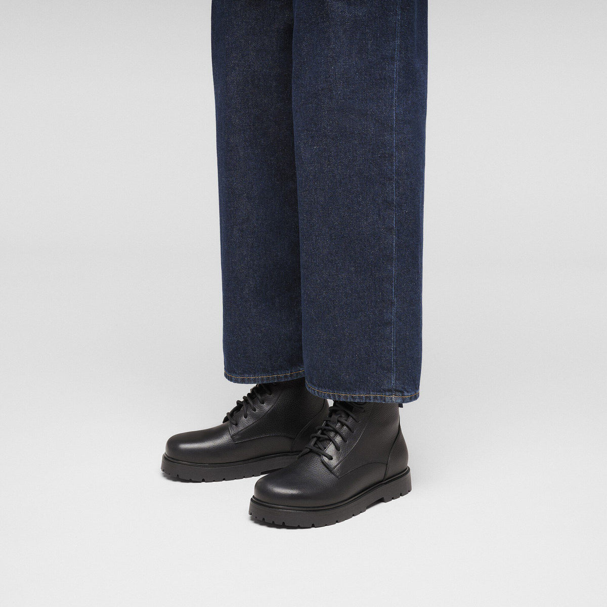 Highwood Mid Waterproof Leather in Color Black | Birkenstock