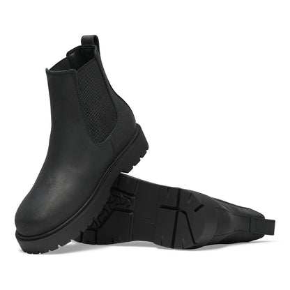 Highwood Oiled Leather in Color Black | Birkenstock