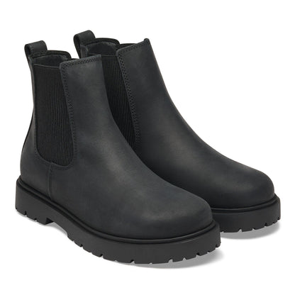 Highwood Oiled Leather in Color Black | Birkenstock