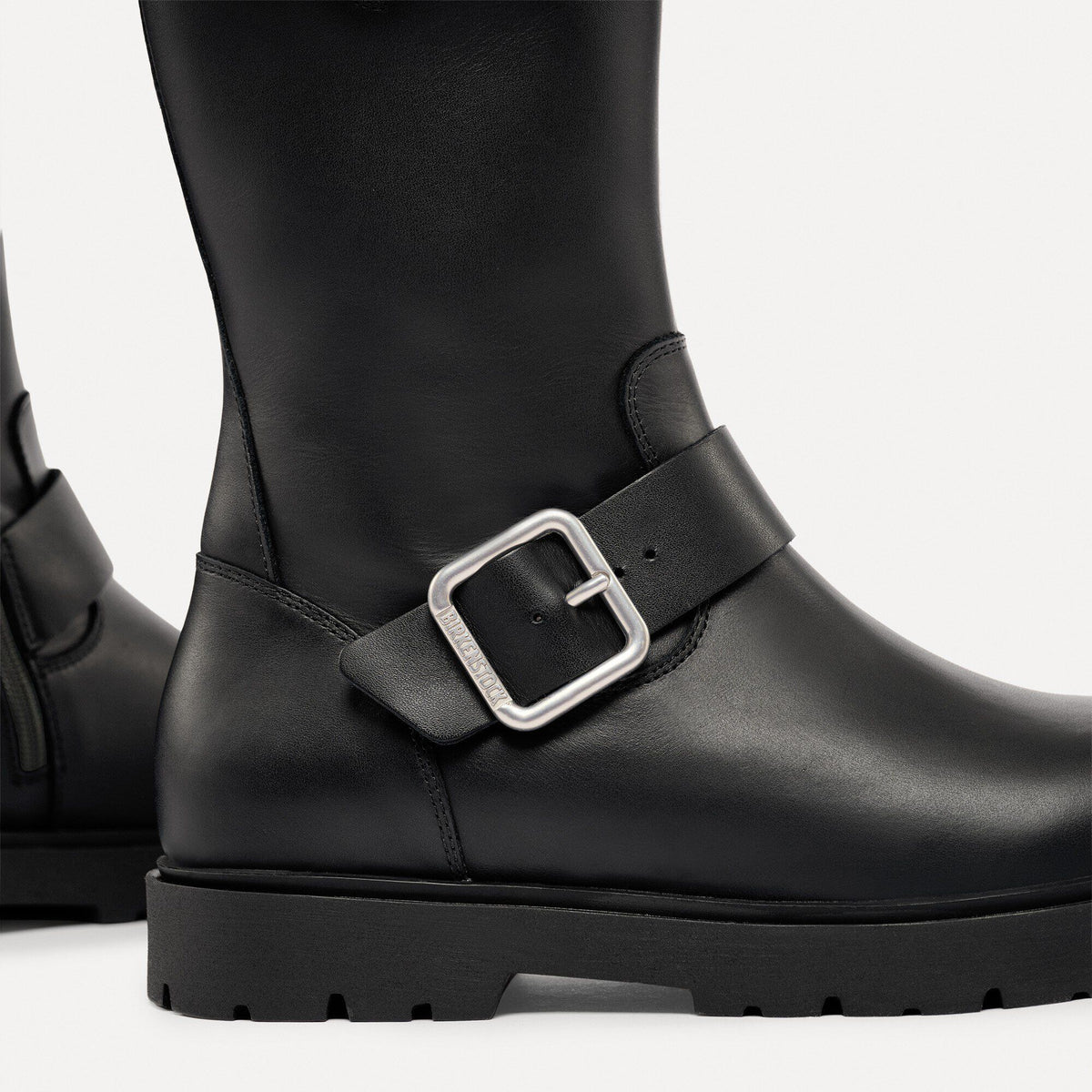 Highwood Mid Buckle Leather in Color Black | Birkenstock